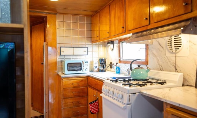 Spenard Otro | Do NOT BOOK - Not Operating