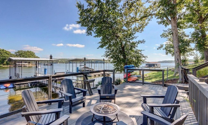 Sunrise Beach Casa | Dock and Kayaks Lakefront Retreat in Sunrise Beach