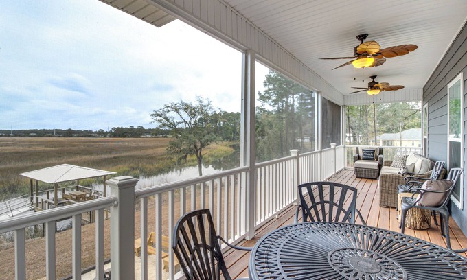 Midway Casa | Dock & Fire Pit: Waterfront Midway Retreat!