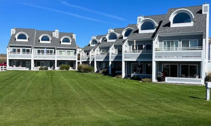 Spring Lake Condominio | Dockside Waterfront Condo