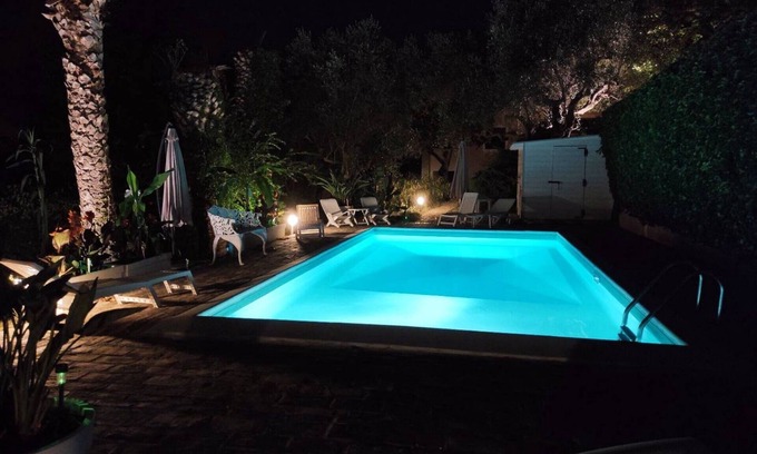 Torrevecchia Teatina Casa | Dog Friendly Apartment in Villa with Pool and Dog Area