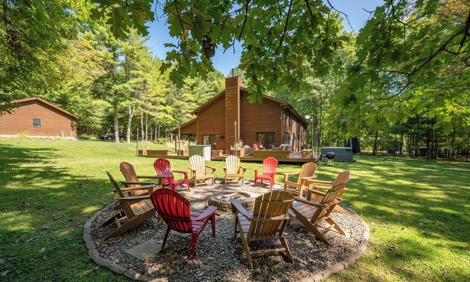 Paradise Point Casa | Dog Friendly Chalet Near Deep Creek w/ Dock Slip