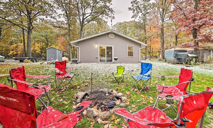 Harrison Cabaña | Dog-Friendly Harrison Retreat w/ Grill & Fire Pit!