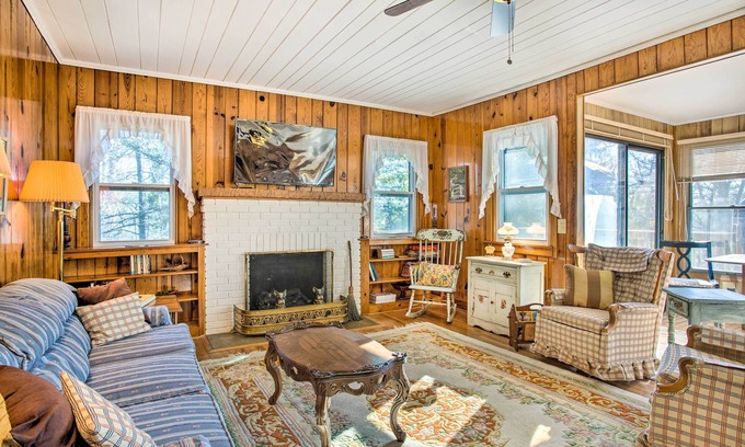 Hendersonville Cabina | Hendersonville Cabina w / cubierta - Cerca de Asheville!