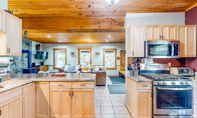 Mount Holly Casa | Dog-friendly house on 5 acres with balcony, fireplace, & W/D - near skiing