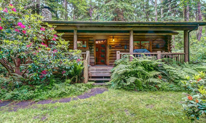 Greenbank Cabina | ¡Cabaña de madera para perros rodeada de hermosos bosques con lago cercano!