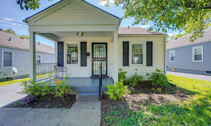 Louisville Casa | Dog-Friendly Louisville Home - 10 Mi to Downtown!