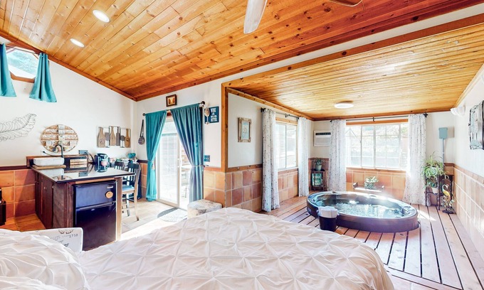 Mountain Mesa Casa | Dog-friendly private home with a hot tub, adult bikes, firepit, and partial AC