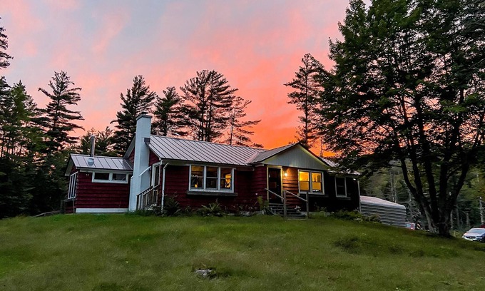 Easton Casa | Dog-friendly retreat near outdoor rec with wood stove, firepit, desk, & mtn view