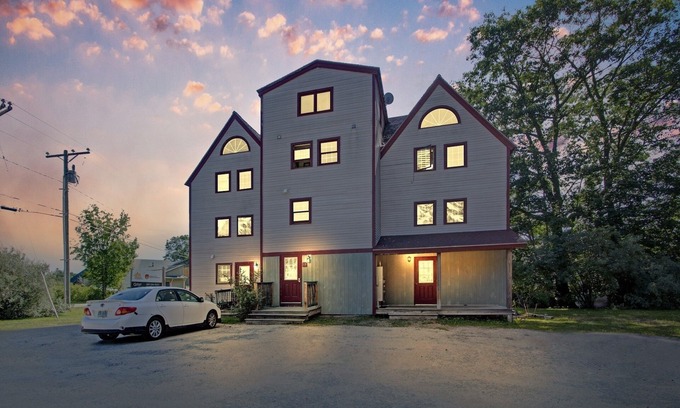 Campton Apartamento | Dog Friendly! Simple And Cozy Apartment Just Mins To Loon Mountain And Waterville Valley 1 Bedroom Apts by Redawning