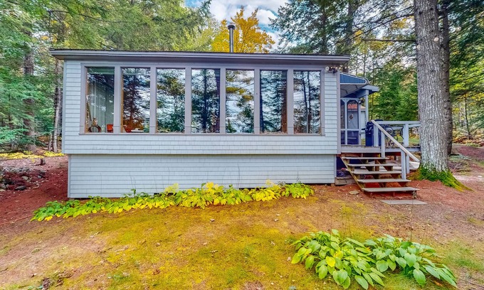 Palermo Cabaña | Dog-friendy lakefront cottage w/gas fireplace, firepit, dock, grill, & 3 kayaks