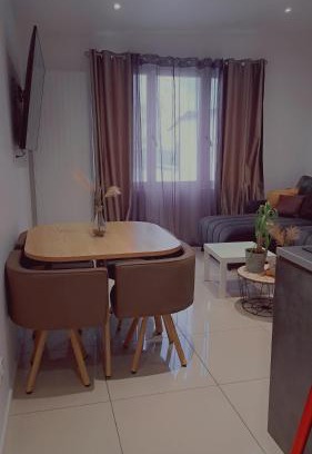 Reims Apartamento | DOGA Bel appartement 1er étage 4 personnes bebe
