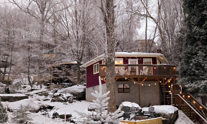 Beech Mountain Chalet De Esquí | Dogs ‖ S'mores & Fire ‖ 2 Mins to Slopes ‖ Paved Road Access