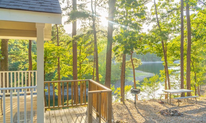 Royal Cabaña | Dogwood Cottage at Safe Harbor Brady Mountain on Lake Ouachita!