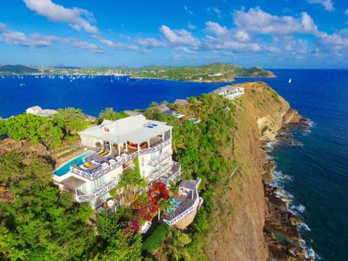 Falmouth Harbour Cama Y Desayuno | Dolcevita Cliff Resort by KlabHouse - Adults Only