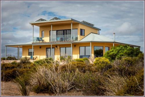 Wright Casa | Dolphin Eco-Pet Friendly 5 bedrooms Venus Bay