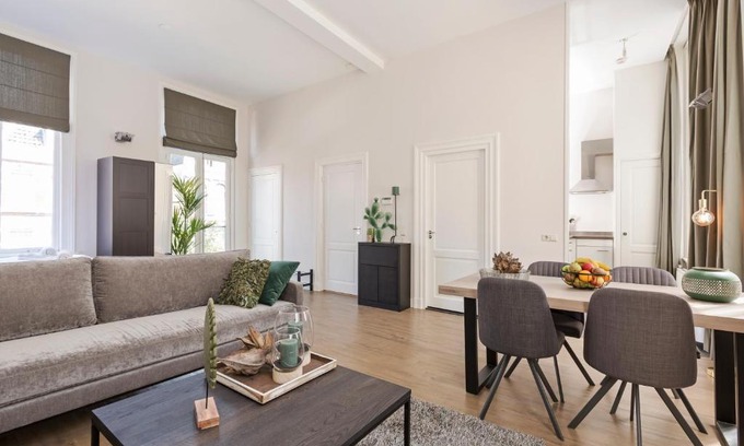 Utrecht City Center Apartamento | Dom Tower Suites I by VGW