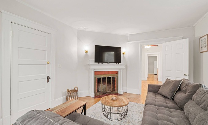 Salem Apartamento | Don’t Miss It! Hocus Pocus Season is here!