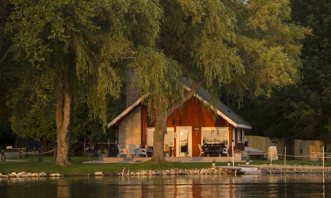 Sturgeon Bay Casa | Chalet del condado de la puerta en la orilla