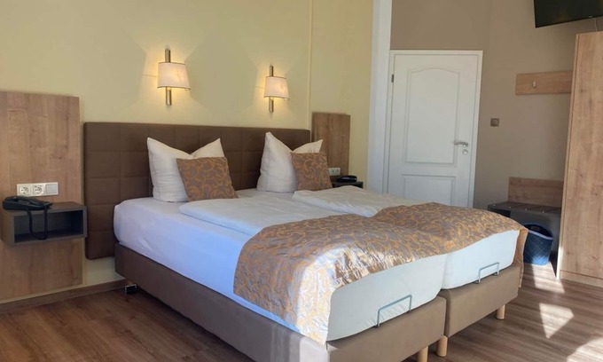 Bad Bertrich Casa | Doppelzimmer Erker Ohne Balkon - Hotel Haus Hohenzollern/haus Ambiente