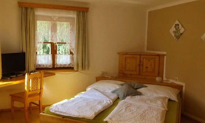 Nussdorf am Attersee Otro | Doppelzimmer - Gasthof Steinbichler - Most- und Wildbauernhof Groiss