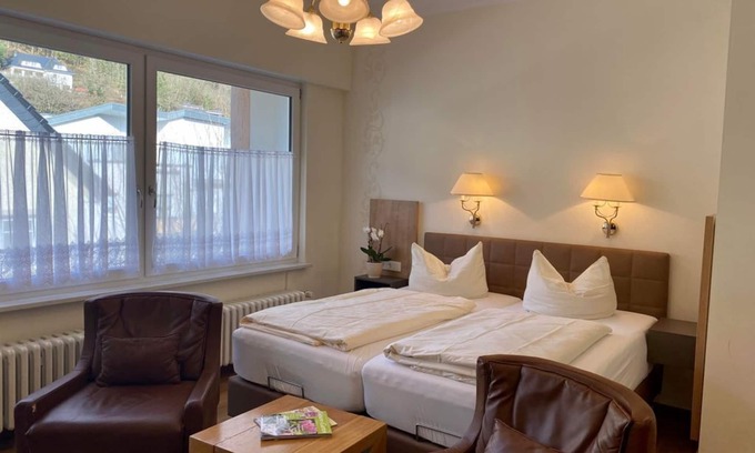 Bad Bertrich Casa | Doppelzimmer Komfort mit Balkon - Hotel Haus Hohenzollern/haus Ambiente