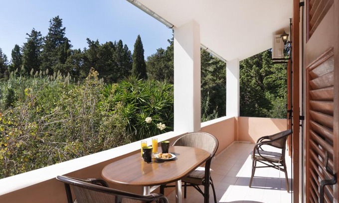 Agios Georgios Pagon Apartamento | Dora Apartment Pagoi 1