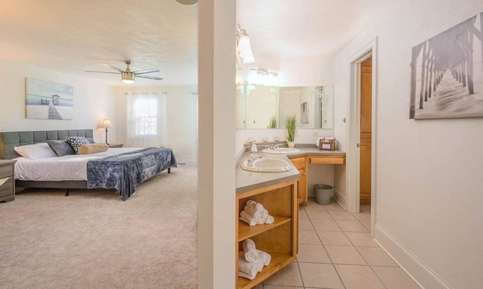 Menasha Casa | Doty Island Destination Home - Luxury Living