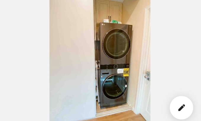 Ontario Casa | Double beds with private entrance garage parking