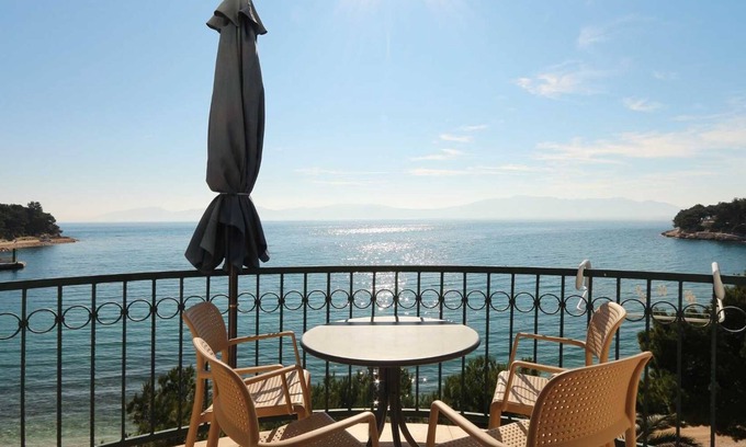 Drvenik Apartamento | Double Comfortable Studio Sea View Apartment 25