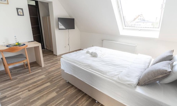 Oberhonnefeld-Gierend Apartamento | Double room (1) - Colakation GmbH