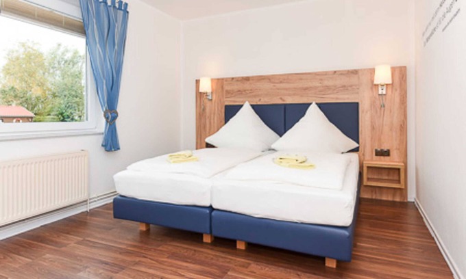 Altharlingersiel Casa | Double room D - Huus an't Deep in Altharlingersiel