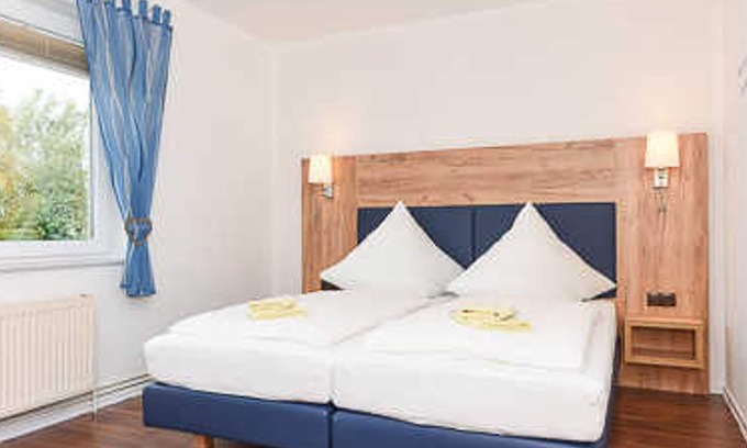 Altharlingersiel Casa | Double room H - Huus an't Deep in Altharlingersiel