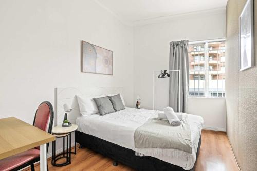 Kingsford Casa | Double Room in Kingsford - Next to the Station - Shared Bathroom