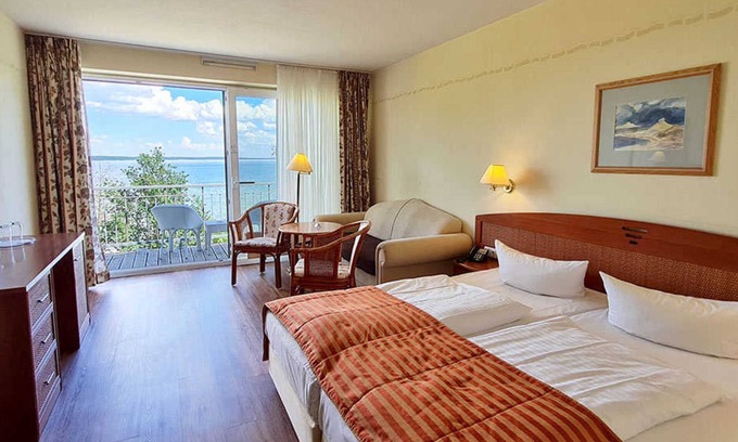 Muritz Otro | Double room Orangery lake side - Seehotel Schloss Klink