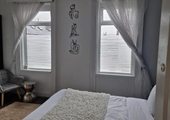 Belfast Casa | Double Rooms, Free Continental Breakfast, Pics and full address sent after booking, 2 miles to City Centre