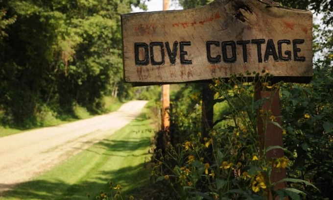 Lakeville Cabaña | Dove Cottage at Secluded Cabins