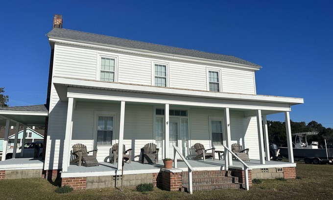Atlantic Casa | Down East Waterfront Quaint Farmhouse with Pier Overlooking National Seashore