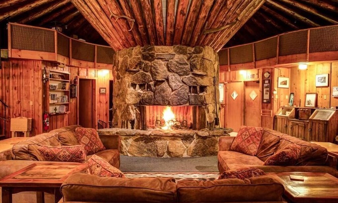 Hamilton Chalet De Esquí | Downing Mountain Lodge, bordeando el bosque nacional en 100 acres privados