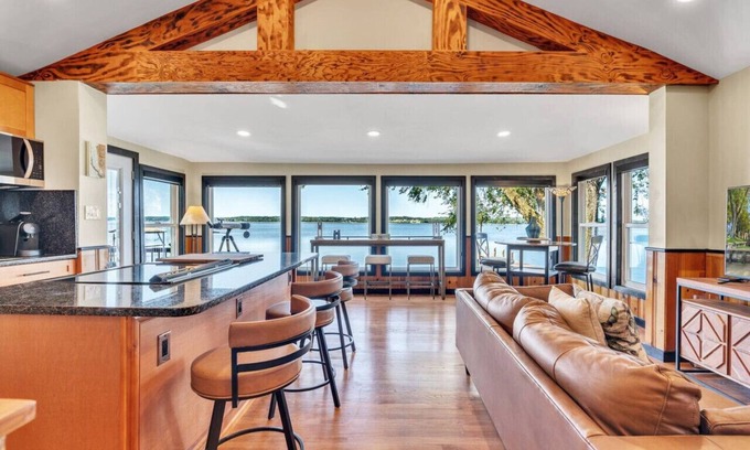 Barstow Apartamento | Downs By The River W/ beautiful views of Sunset!