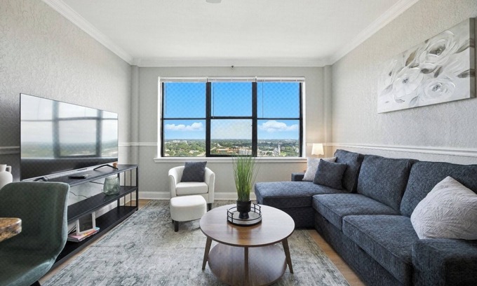 Downtown Jacksonville Apartamento | Downtown 1BR Cozy Condo 16th Floor Skyline view