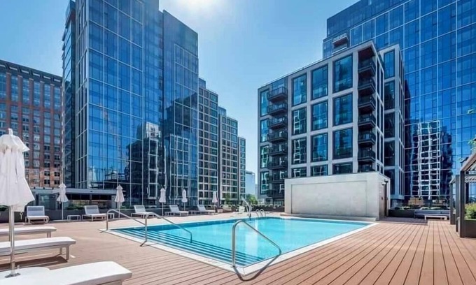East Cambridge Apartamento | Downtown Boston Designer space with Gym and rooftop Oasis’s ,Walk to Seaport!