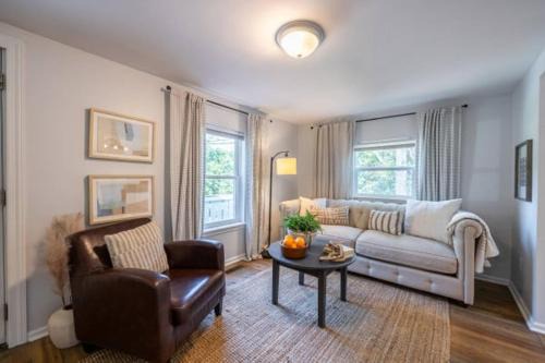 Athens Casa | Downtown Bungalow