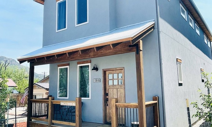 Buena Vista Casa | Downtown BV - Main St Home - 315