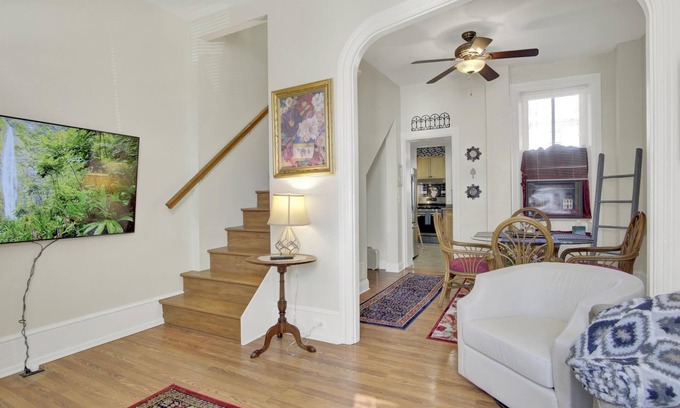 Carlisle Casa | Downtown Carlisle Townhouse