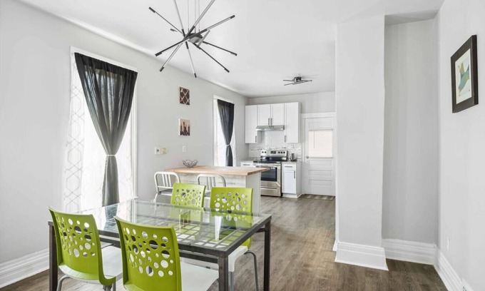 Mexicantown - Southwest Detroit Cabaña | Downtown Detroit Gem 3 Bedrooms & Culture!