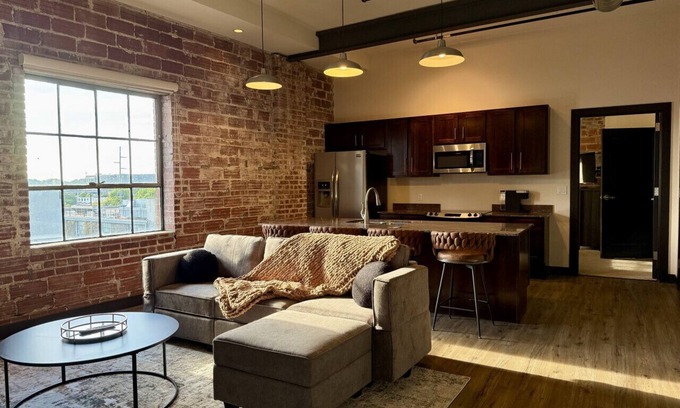 Downtown Tulsa Apartamento | Downtown Dream - A Home Run in the Arts District