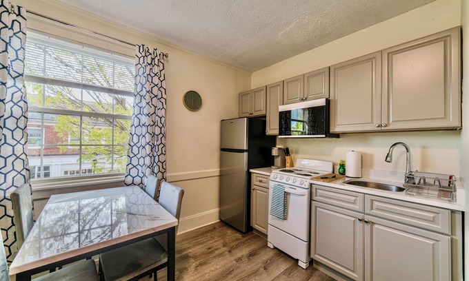 Falmouth Apartamento | Downtown Falmouth 1 Bedroom Apartment