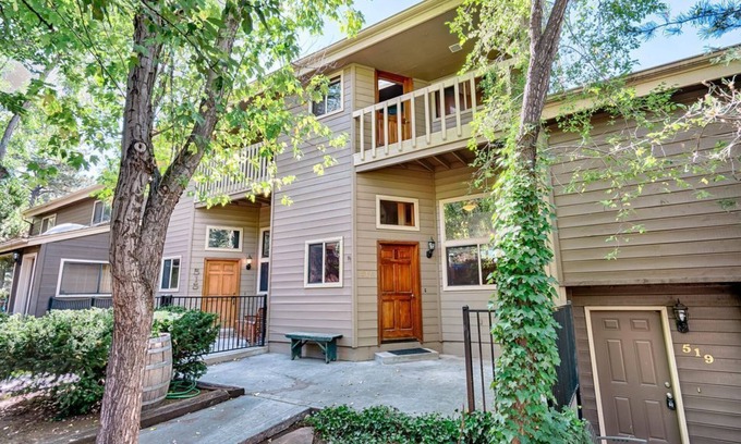 Downtown Flagstaff Condominio | * Nuevo listado - ¡Magníficas vistas! A menos de una milla del centro de Flagstaff