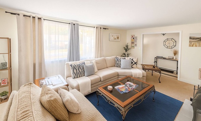 Franklinton Casa | Downtown Franklinton Comfortable Quiet Pet-Friendly